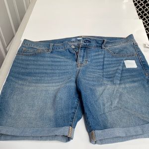 Old Navy Bermuda Shorts size 14 NWT